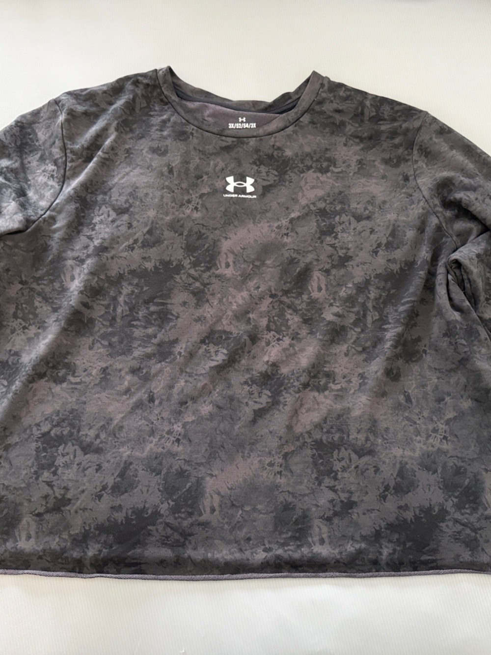 Under Armour Women’s Gray Black Camo Long-Sleeve Performance Top